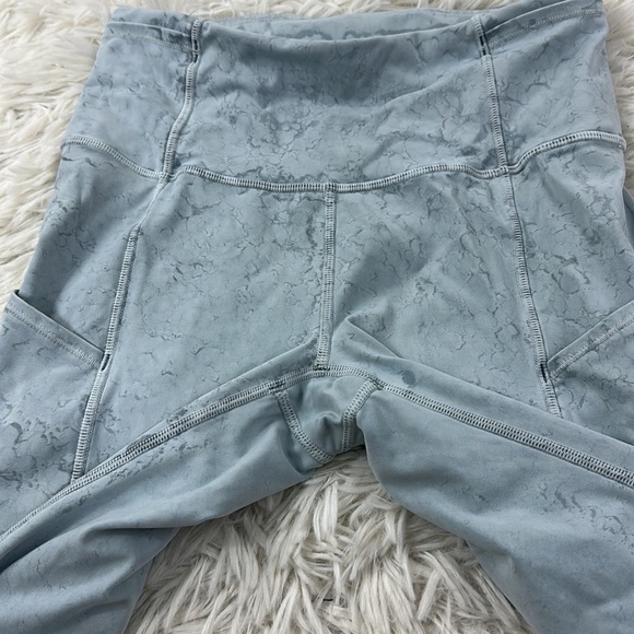 Lululemon Fast and Free Short 10" City Grit White Blue Fog - Picture 2 of 6